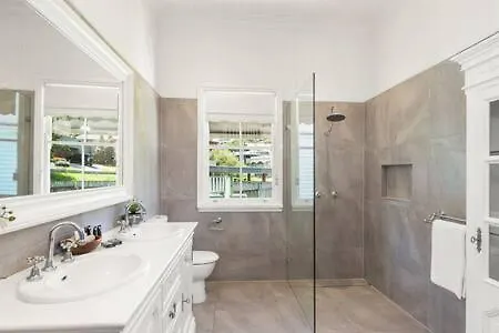 Pet Friendly Family Home In Brisbane - Relocations And Family Stays - Fast Internet - Parking - Netflix Дом отдыха