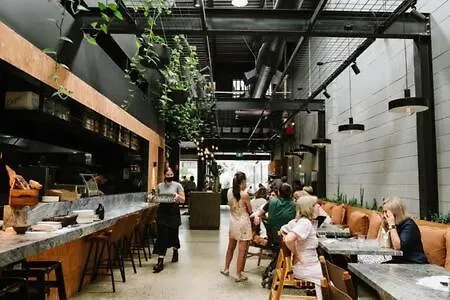 Pet Friendly Family Home In Brisbane - Relocations And Family Stays - Fast Internet - Parking - Netflix