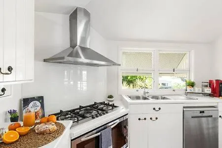 Pet-Friendly Brisbane Haven: Fast Wi-Fi & Netflix Villa Holiday home